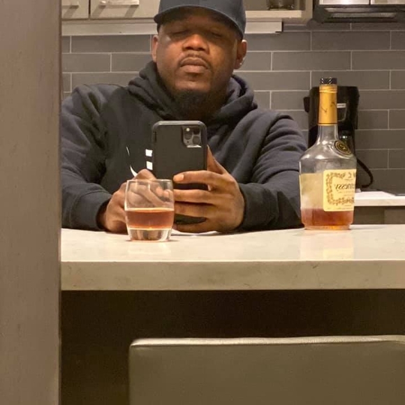 Meet your Posher, Dashawn - Picture 1 of 1